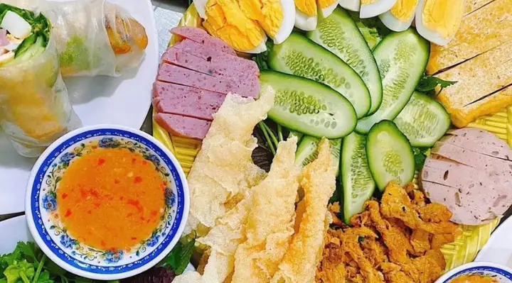 Bước 4: Sơ Chế Rau Sống Ăn Kèm Bánh Cuốn Tây Sơn Bước 4: Sơ Chế Rau Sống Ăn Kèm Bánh Cuốn Tây Sơn