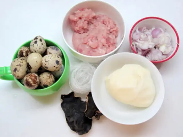 Nguyên Liệu Làm Bánh Gối Gồm:
