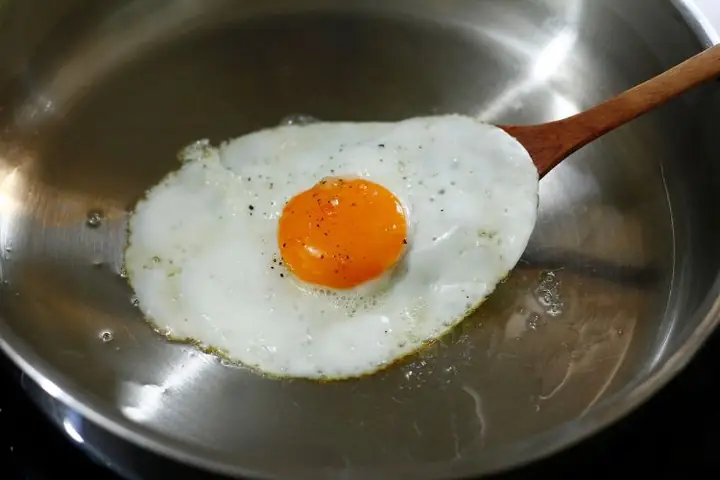 Bước 2. Ốp La Trứng Bước 2. Ốp La Trứng