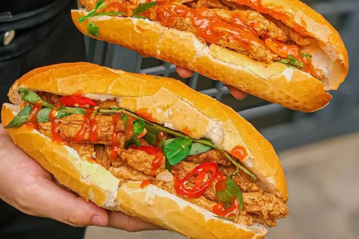 Bước 4. Làm Bánh Mì Chả Cá