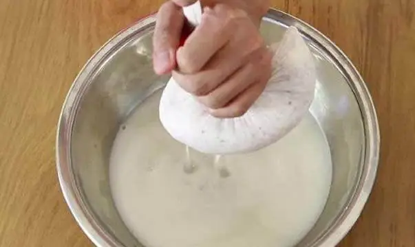 Cách Làm Nước Cốt Dừa Ngon Ăn Cùng Chè Thái