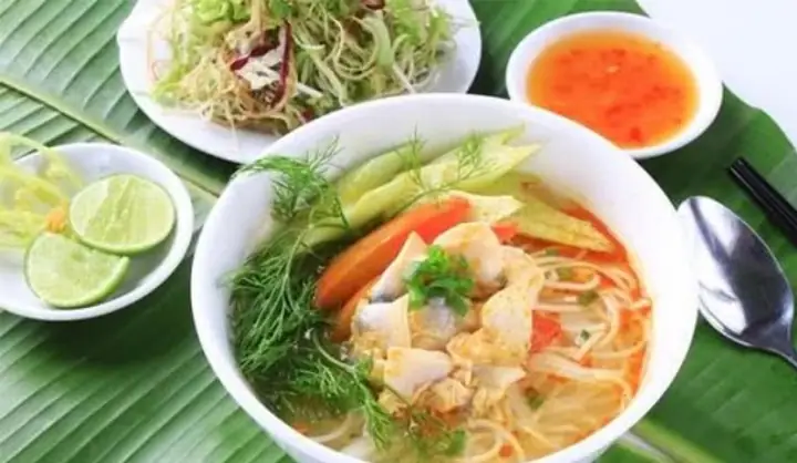 Cách Nấu Bún Móng Giò Dọc Mùng Chuẩn Vị Hà Nội
