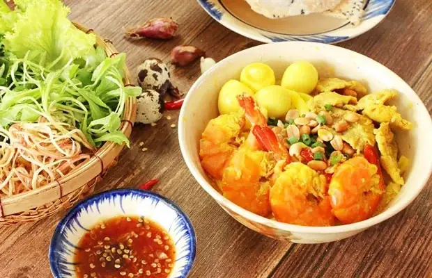 Cách Nấu Mì Quảng Gà Củ Nén - Công Thức Đậm Đà Giữa Lòng Đà Nẵng