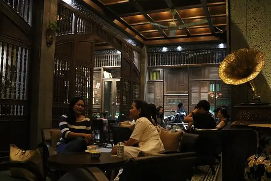 Cafe Cô Ba Sài Gòn Đồng Khởi: Hành Trình Từ Quán Cà Phê Đến Biểu Tượng Văn Hóa