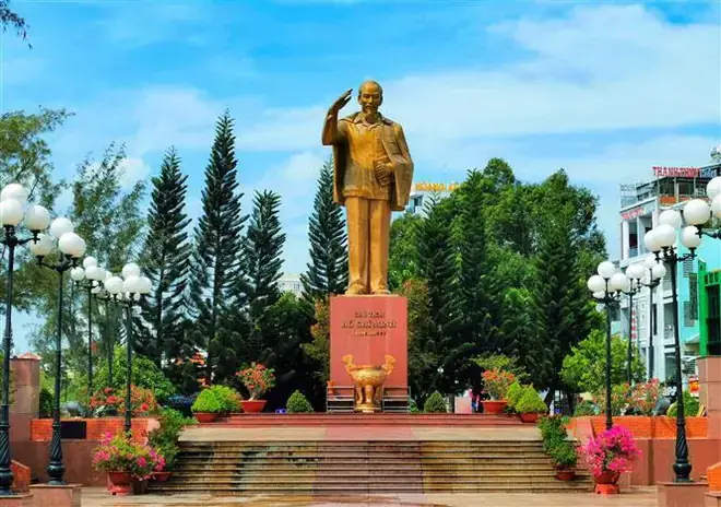 Thưởng Ngoạn Cảnh Đêm Trên Du Thuyền Sông Hậu