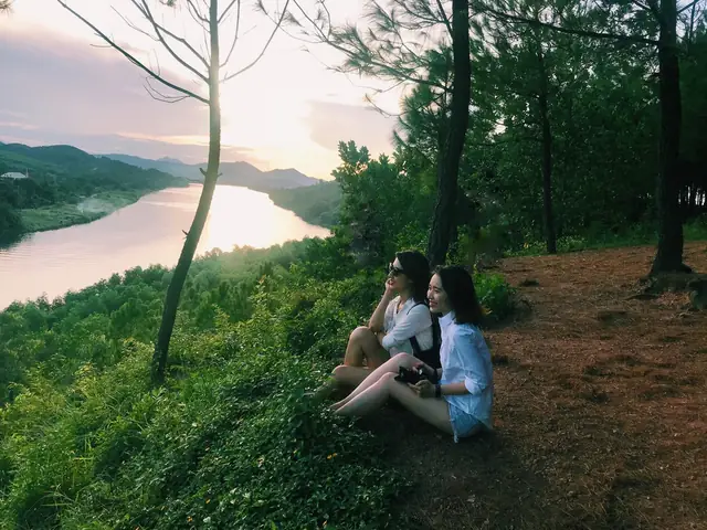 Đồi Vọng Cảnh- Ôm Trọn Hoàng Hôn Huế Vào Lòng Đồi Vọng Cảnh- Ôm Trọn Hoàng Hôn Huế Vào Lòng