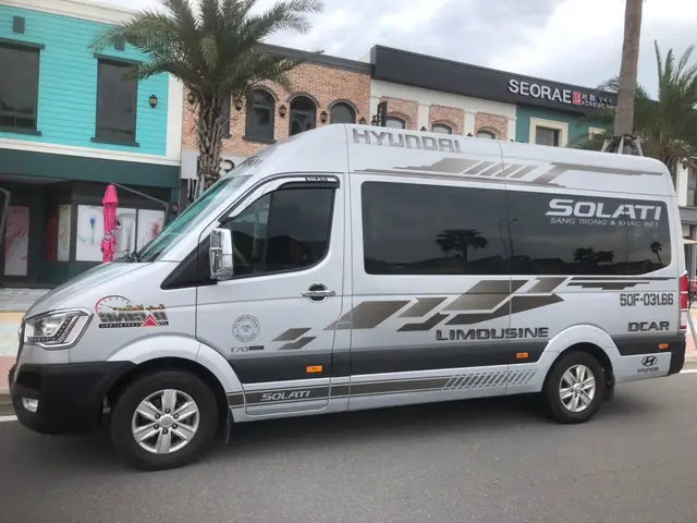 Van-car-rental-between-hcmc-and-radisson Van-car-rental-between-hcmc-and-radisson