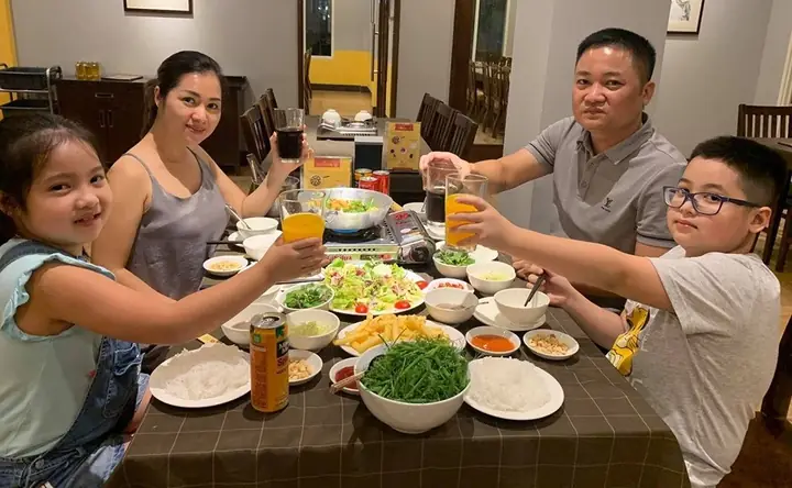 “hà Thành Thu Nhỏ” Trong Không Gian Của Chả Cá Hàng Sơn Bà Triệu