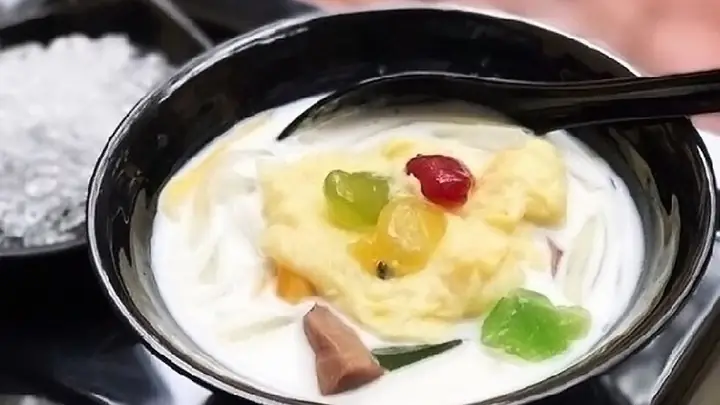 Chè Sầu Liên Hà Nội Thực Chất Là Một Món Ngon Có Nguồn Gốc Từ Đà Nẵng