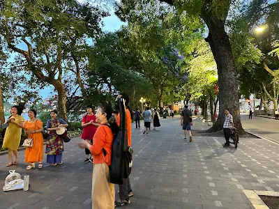 Chỉ Đường Ra Phố Đi Bộ Hồ Gươm Chỉ Đường Ra Phố Đi Bộ Hồ Gươm