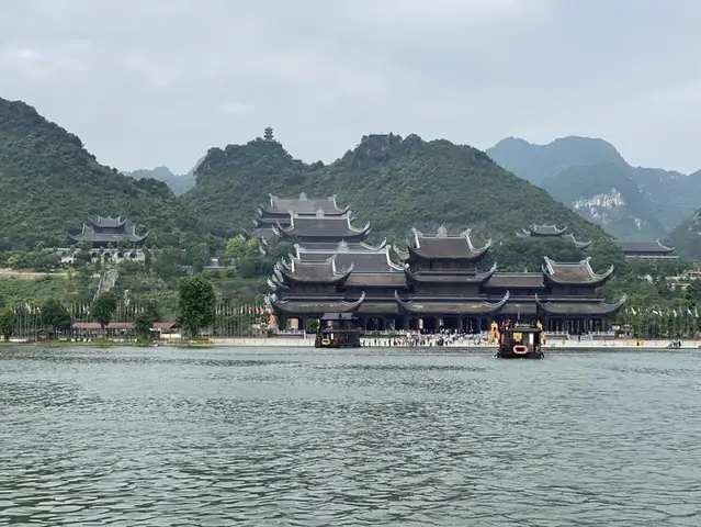 Hiện Diện Tại Tỉnh Hà Nam Không Chỉ Với Dự Án “siêu Chùa” Tam Chúc, Doanh Nghiệp Tư Nhân Xây Dựng Xuân Trường Còn Tham Gia Nhiều Hoạt Động Kinh Tế Khác Với Không Ít Cả "tiếng Và Tăm". Hiện Diện Tại Tỉnh Hà Nam Không Chỉ Với Dự Án “siêu Chùa” Tam Chúc, Doanh Nghiệp Tư Nhân Xây Dựng Xuân Trường Còn Tham Gia Nhiều Hoạt Động Kinh Tế Khác Với Không Ít Cả "tiếng Và Tăm".
