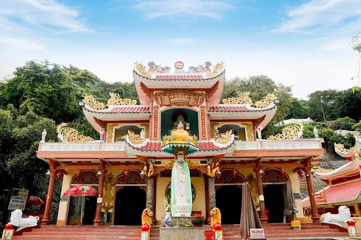 Chiêm Bái Chùa Bà Tây Ninh & Cẩm Nang Lễ Chùa Bạn Nên Biết Chiêm Bái Chùa Bà Tây Ninh & Cẩm Nang Lễ Chùa Bạn Nên Biết