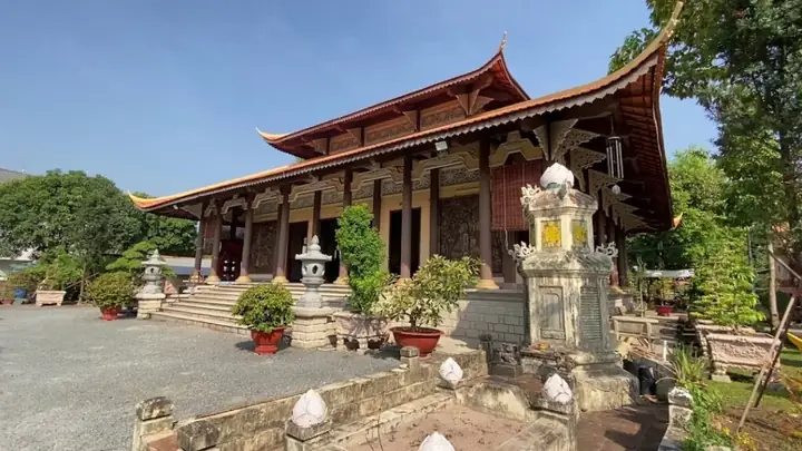 10. Chùa Bửu Nghiêm