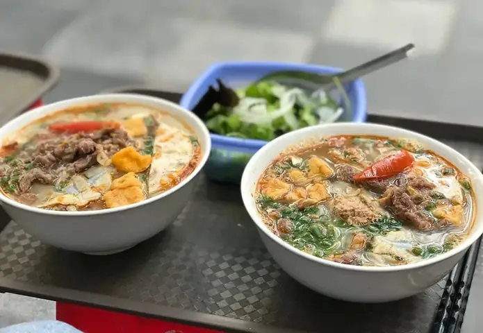 Bún Riêu Cua Vỉa Hè 75 Hàng Bông: Nét Giản Dị Giữa Lòng Phố Thị Bún Riêu Cua Vỉa Hè 75 Hàng Bông: Nét Giản Dị Giữa Lòng Phố Thị
