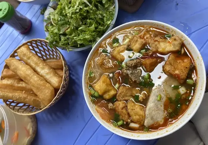 Bún Riêu Sườn Sụn Trang: Đặc Trưng Nguyễn Siêu Bún Riêu Sườn Sụn Trang: Đặc Trưng Nguyễn Siêu
