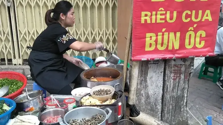 Bún Riêu Cua Ngon: Gánh Hàng Nhỏ Phố Nguyễn Bỉnh Khiêm Bún Riêu Cua Ngon: Gánh Hàng Nhỏ Phố Nguyễn Bỉnh Khiêm