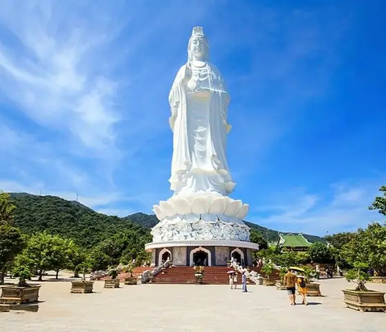 Chùa Linh Ứng Bãi Bụt – Đà Nẵng