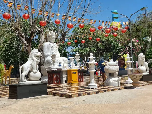 Một Số Hình Ảnh Của Chùa Thái Sơn Núi Cậu