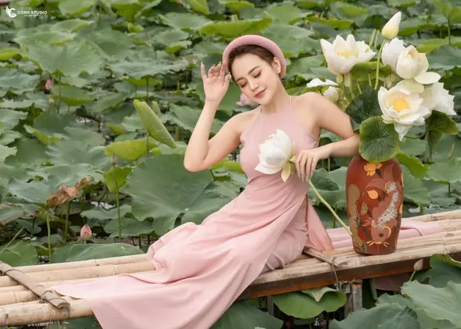 Chụp Ảnh Sen Áo Yếm Chụp Ảnh Sen Áo Yếm