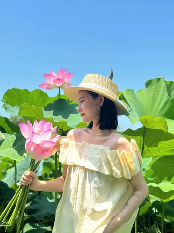 Áo Trễ Vai + Mũ Cói Áo Trễ Vai + Mũ Cói