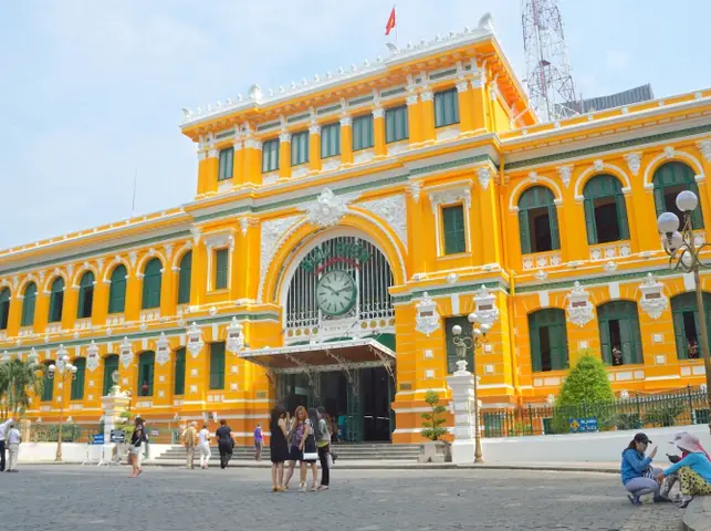 City Tour Hồ Chí Minh 1 Ngày: Khám Phá Sài Gòn Bằng Xe Máy Hoặc Ô Tô