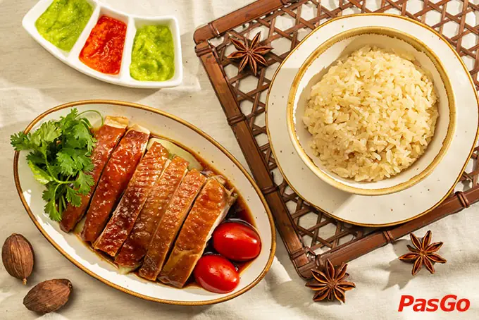 Cơm Gà Hải Nam Kampong: Hương Vị Singapore Giữa Lòng Hà Nội Cơm Gà Hải Nam Kampong: Hương Vị Singapore Giữa Lòng Hà Nội