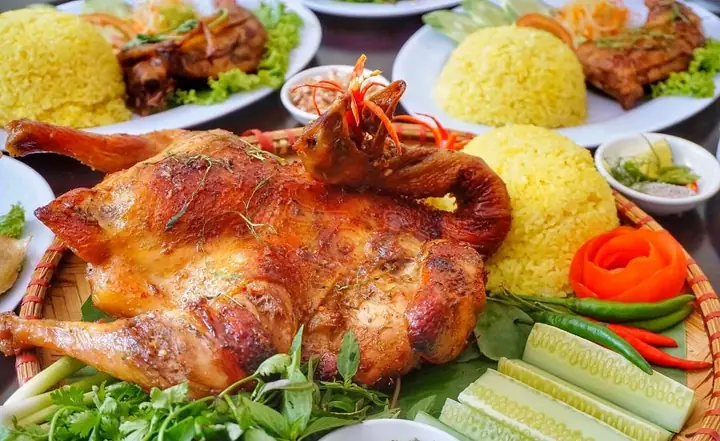 #19. Cơm Gà Gia Vĩnh