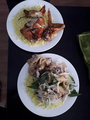 #9. Cơm Gà Mến