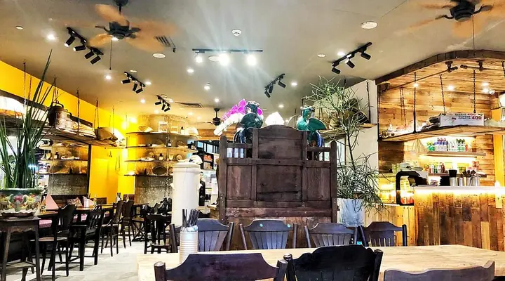 Cẩm Nang Chi Tiết Về Món Cơm Tấm Mộc Hồ Chí Minh