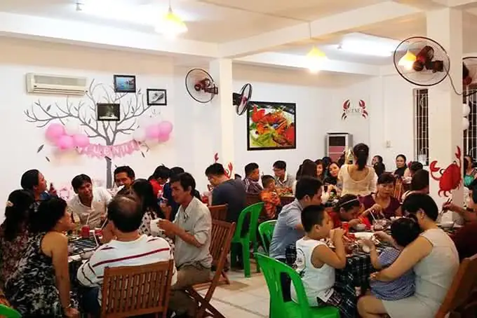 Nhà Hàng Lẩu Cua Đất Mũi Trần Hưng Đạo Là Điểm Hẹn Lý Tưởng Cho Những Bữa Cơm Gia Đình Vui Vẻ Và Sum Vầy Bên Nhau