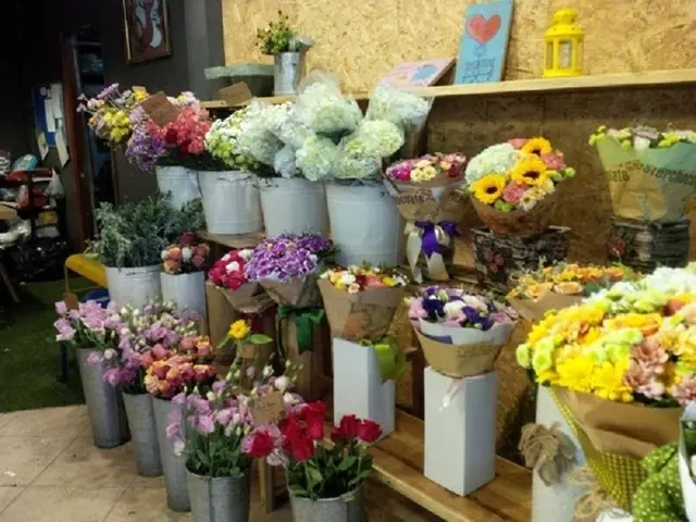 11. Shop Hoa Mười Giờ Cung Cấp Hoa Phong Cách Vintage Tại Hà Nội
