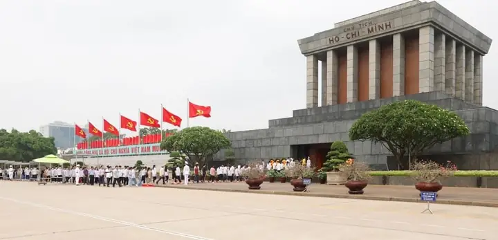 Quy Định Về Trang Phục Khi Vào Lăng Bác