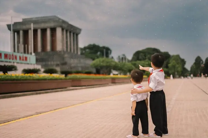 Quy Định Độ Tuổi Vào Thăm Lăng Bác