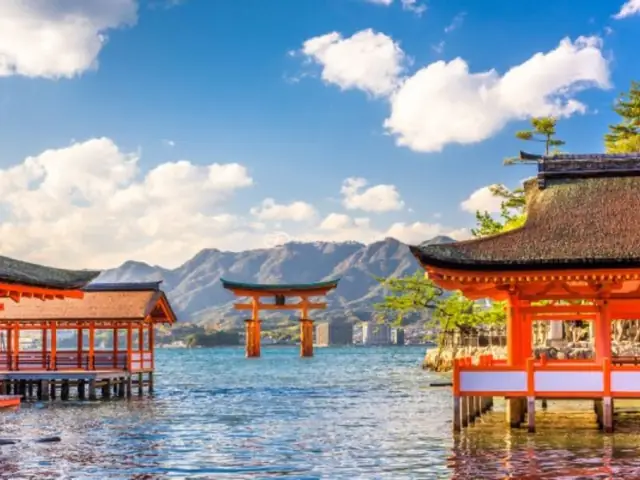 Cổng Nổi Ở Miếu Itsukushima