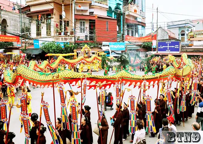 What Is The Significance Of The Mẫu Liễu Hạnh Temple In Nam Định?