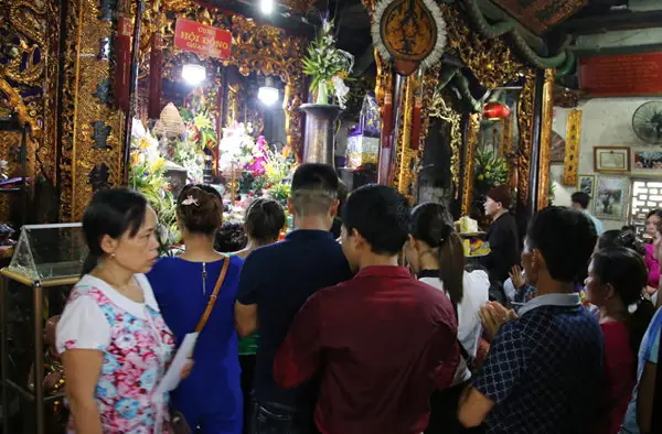 Lễ Hội Đền Ông Hoàng Bảy: