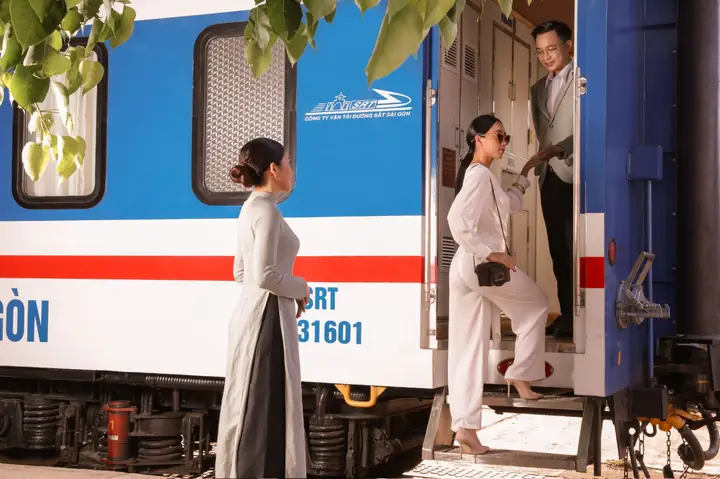 Du Lịch Huế Bằng Tàu Hỏa: Khởi Đầu Thú Vị Để Khám Phá Cố Đô