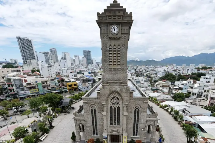 Nhà Thờ Đá Nha Trang