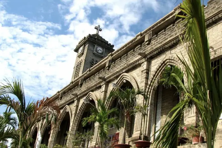 Nhà Thờ Đá Nha Trang