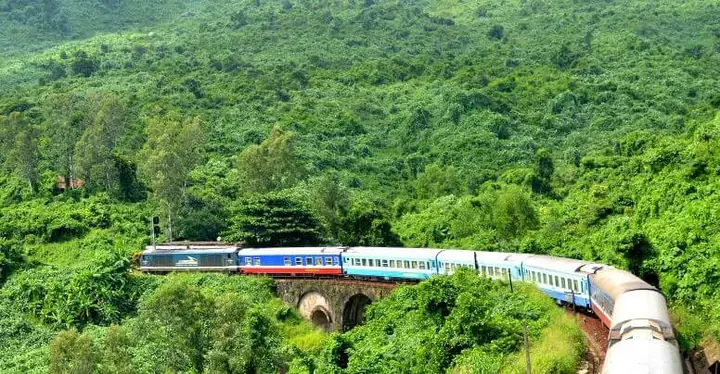 Hướng Dẫn Chi Tiết Đi Từ Huế Đến Đà Nẵng: Phương Tiện, Lịch Trình & Mẹo Tiết Kiệm