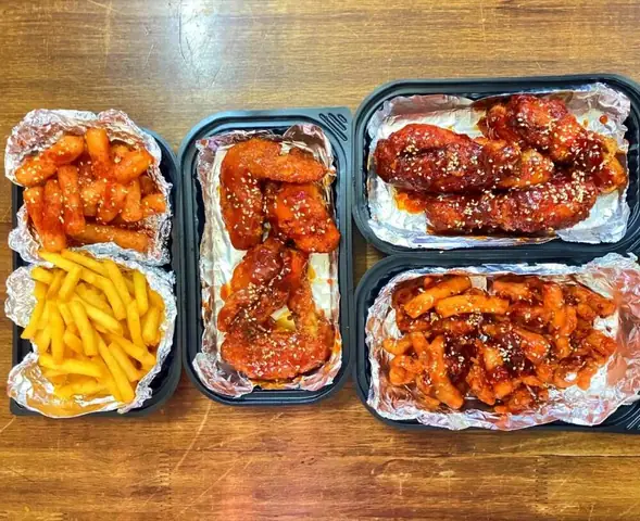 Tiệm Ăn Vặt Kiểu Hàn Quận Tân Bình – Lyn’s Chicken