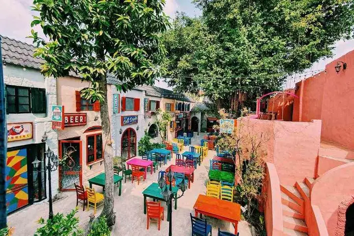 Khu Làng Serafim Alley – Con Hẻm Châu Âu Giữa Lòng Biên Hòa
