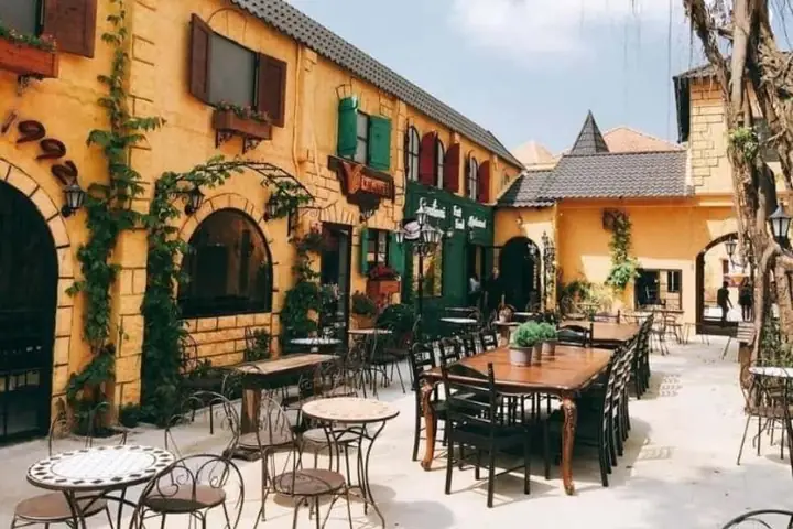 Khu Làng Serafim Alley – Con Hẻm Châu Âu Giữa Lòng Biên Hòa