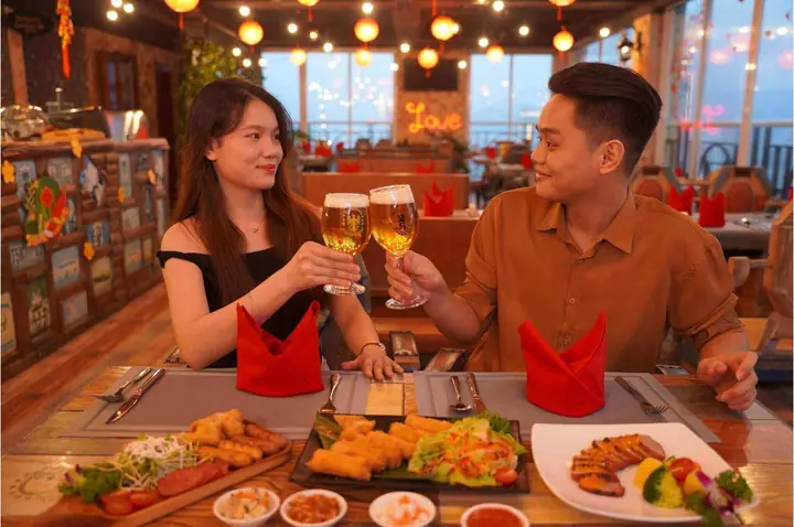 The West Bar- Rooftop Danang - Địa Điểm Chơi Trung Thu Từ Trên Cao