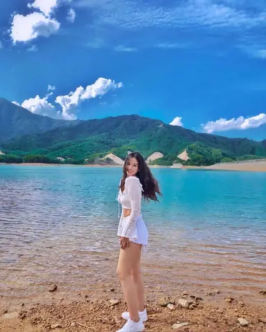 Hồ Hòa Trung
