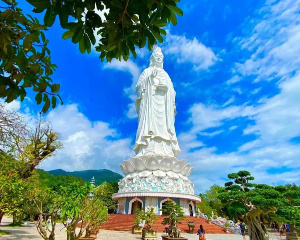 Chùa Linh Ứng – Địa Điểm Du Lịch Tâm Linh Nổi Tiếng Chùa Linh Ứng – Địa Điểm Du Lịch Tâm Linh Nổi Tiếng