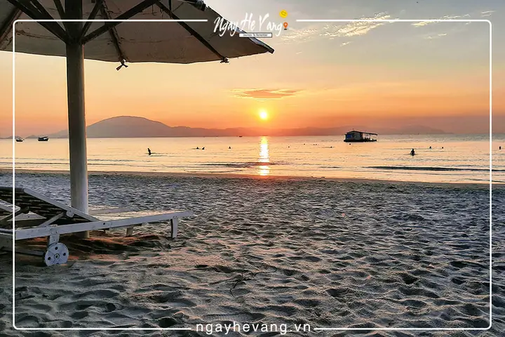 Bãi Biển Dốc Lết