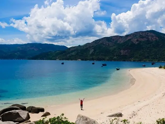 20. Hòn Nưa 20. Hòn Nưa