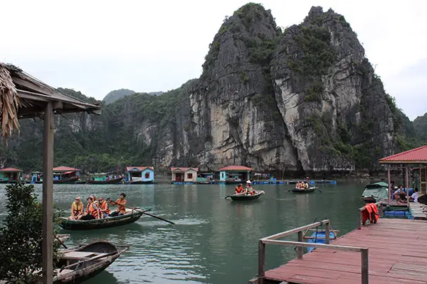 18. Làng Chài Vung Viêng – Hạ Long 18. Làng Chài Vung Viêng – Hạ Long