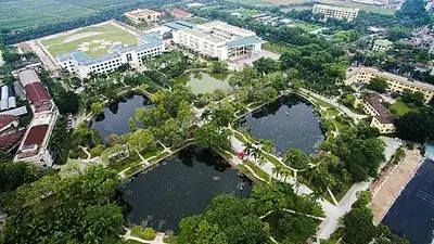 Màu Xanh Mát Mắt Ở Ngôi Trường Rộng Nhất Việt Nam